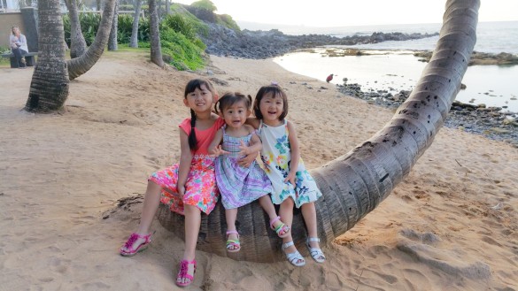 3 munchkins in Maui